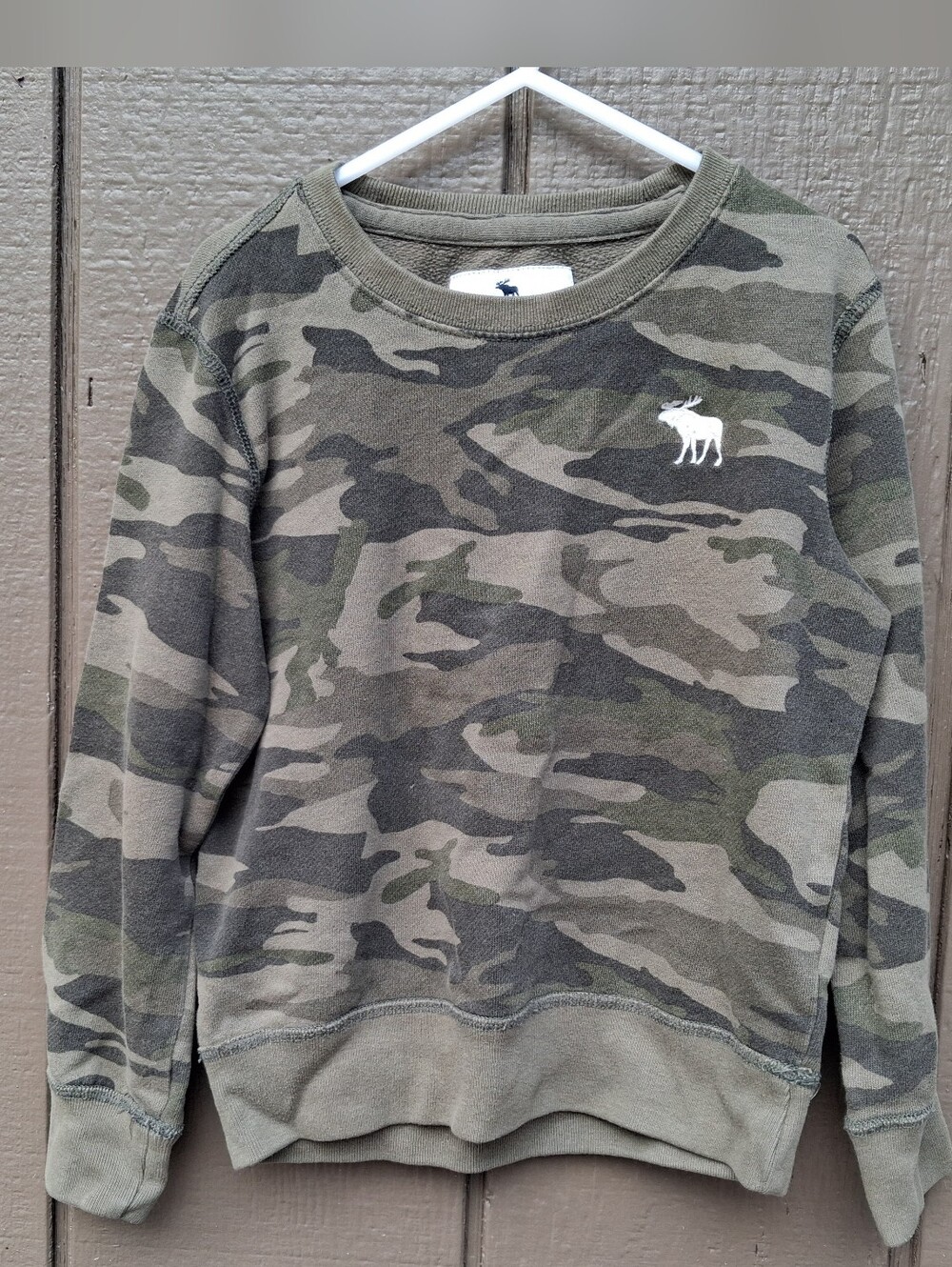 abercrombie kids Olive Green Camo Crewneck Sweater Size 5/6